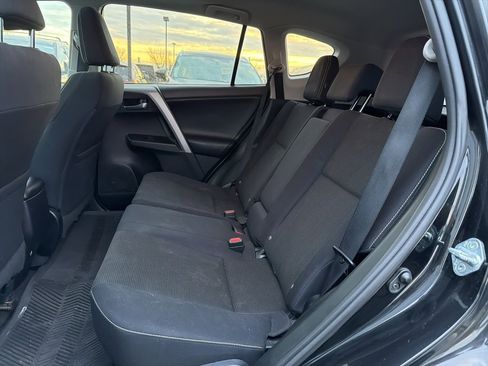 Used 2016 Toyota RAV4 XLE image 9