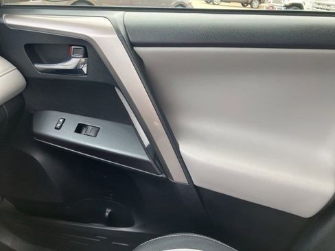 Used 2018 Toyota RAV4 XLE AWD/4WD image 21