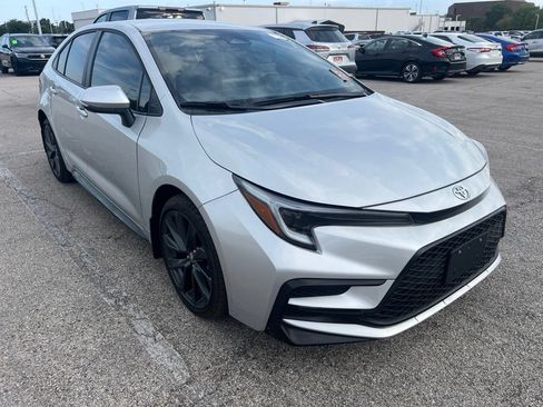 Used 2026 Toyota Corolla SE FWD image 3
