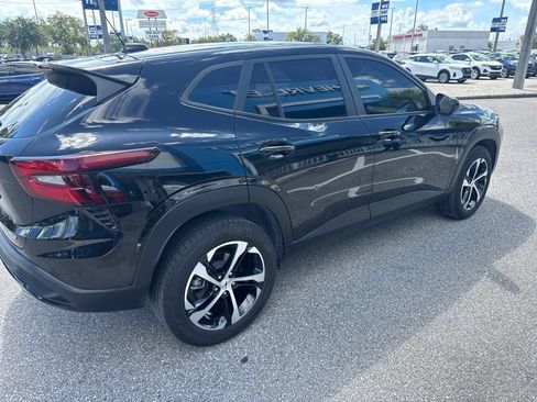 Used 2024 Chevrolet Trax RS FWD image 5