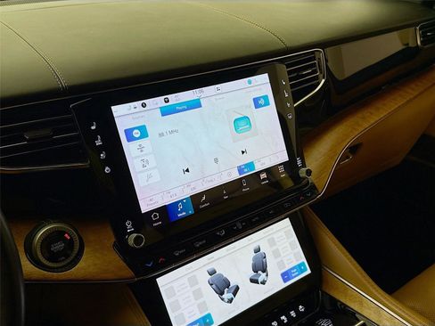 Used 2022 Jeep Grand Wagoneer Series III image 10