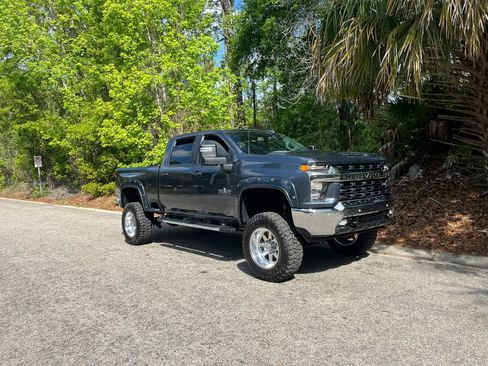 Used 2020 Chevrolet Silverado 2500 LT w/ Texas Edition image 4