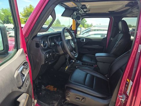 Used 2024 Jeep Gladiator Sport w/ Premium Package AWD/4WD image 3