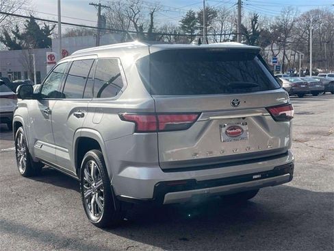 Used 2023 Toyota Sequoia Capstone image 8