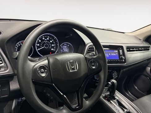 Used 2020 Honda HR-V LX image 37