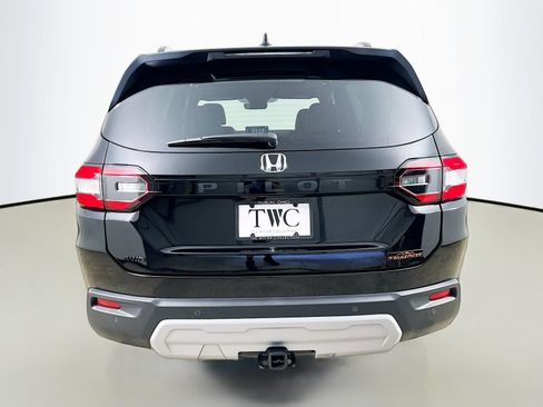 Used 2024 Honda Pilot TrailSport image 6
