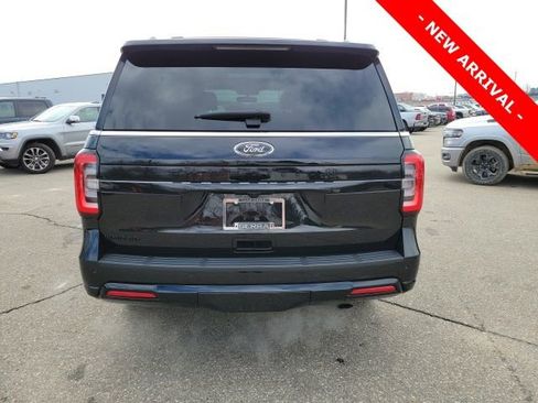 Used 2023 Ford Expedition Limited image 4