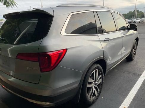 Used 2017 Honda Pilot Touring image 7
