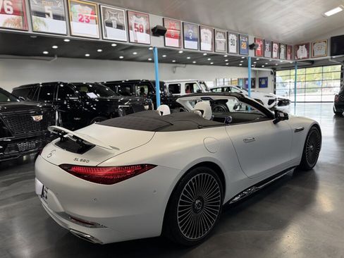 Used 2026 Mercedes-Benz Maybach SL 680 image 12