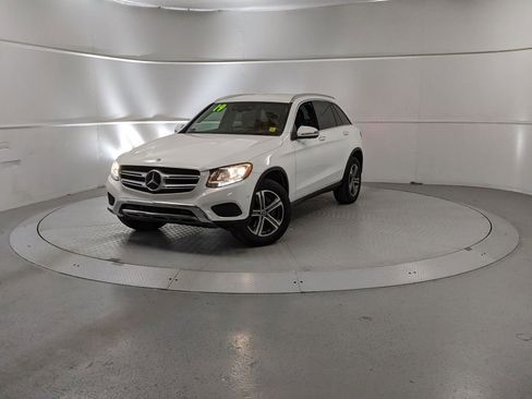 Used 2019 Mercedes-Benz GLC 300 4MATIC image 6
