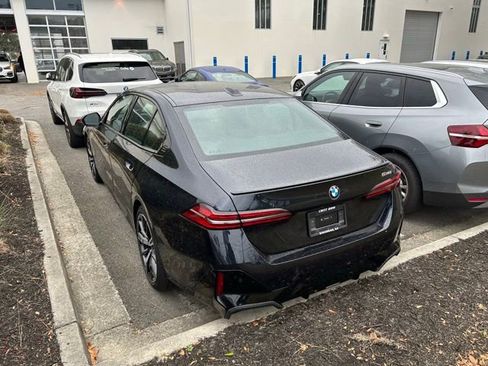 Used 2026 BMW 530i w/ M Sport Package image 3