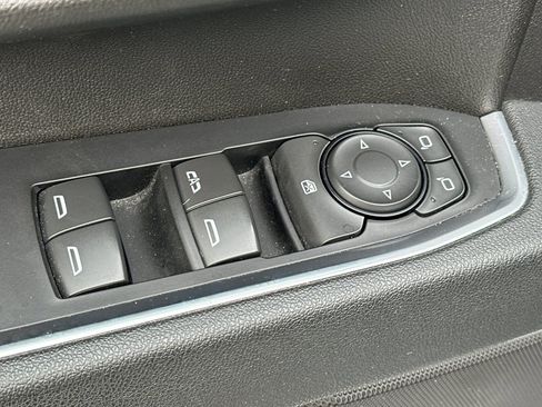 Used 2025 Chevrolet Silverado 2500 LT w/ Convenience Package image 12