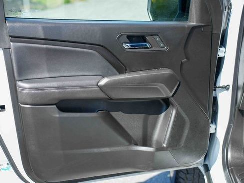 Used 2024 GMC Canyon Elevation image 16