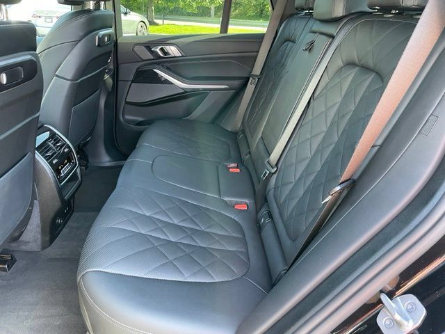 Used 2026 BMW X5 xDrive40i w/ M Sport Package AWD/4WD image 7