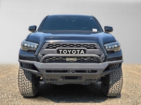 Used 2022 Toyota Tacoma TRD Off-Road w/ Technology Package AWD/4WD image 10