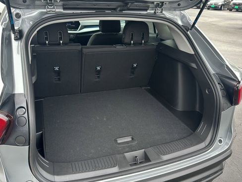 Used 2025 Chevrolet Trax LS w/ LS Convenience Package image 26