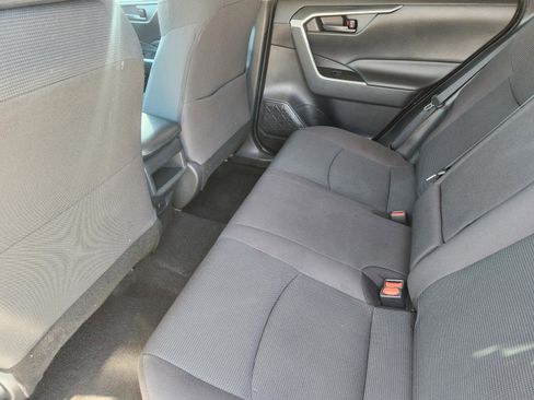 Used 2021 Toyota RAV4 LE w/ Carpet Mat Package (TMS) FWD image 30
