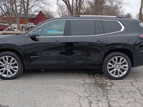 Used 2024 GMC Acadia Denali w/ Super Cruise Package image 2