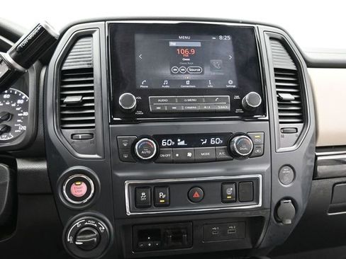 Used 2024 Nissan Titan SV w/ SV Convenience Package AWD/4WD image 23