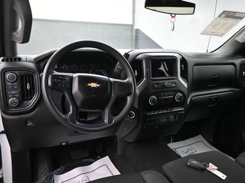 Used 2022 Chevrolet Silverado 1500 Custom image 24