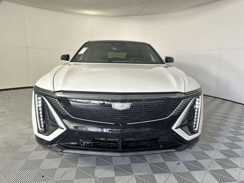 Used 2024 Cadillac Lyriq Sport RWD image 3