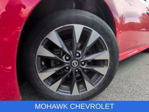 Used 2016 Nissan Sentra SR FWD image 7