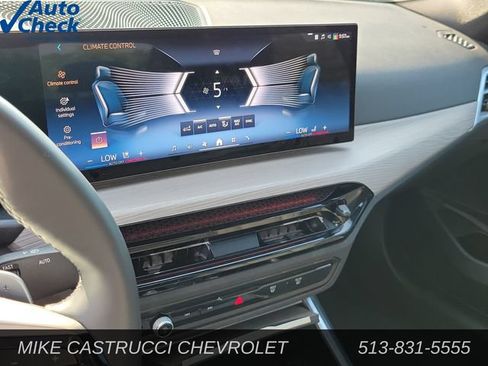 Used 2025 BMW 330i xDrive Sedan AWD/4WD image 13
