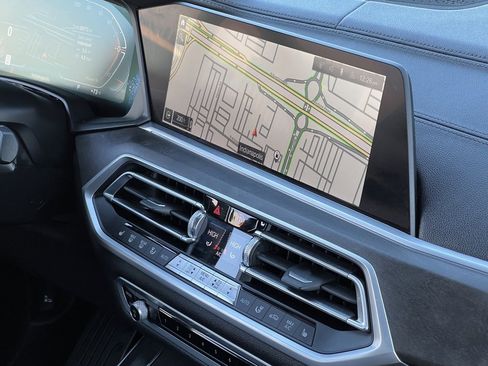 Used 2022 BMW X5 xDrive40i w/ Parking Assistance Package image 33