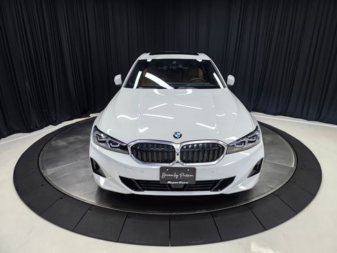 Used 2025 BMW 330i xDrive Sedan w/ Premium Package AWD/4WD image 7