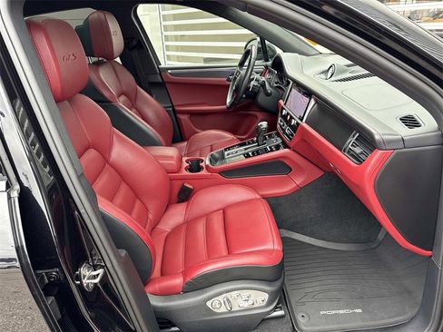 Used 2023 Porsche Macan GTS image 8