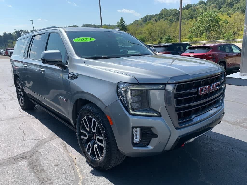 Used 2023 GMC Yukon XL AT4 w/ AT4 Premium Plus Package AWD/4WD image 6