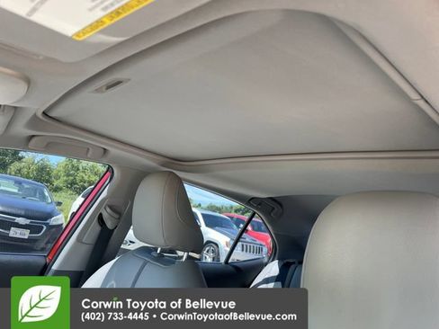 Used 2019 Toyota Camry SE w/ Convenience Package FWD image 24