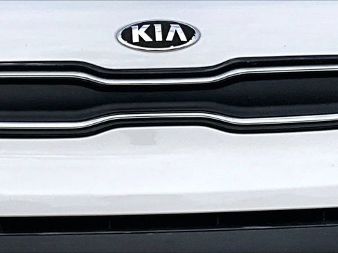 Used 2019 Kia Soul FWD image 12