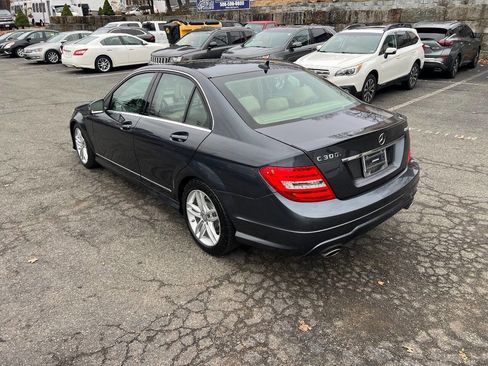Used 2013 Mercedes-Benz C 300 4MATIC Sedan image 4