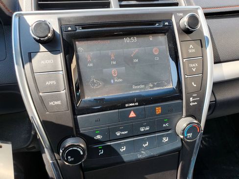 Used 2016 Toyota Camry SE FWD image 39