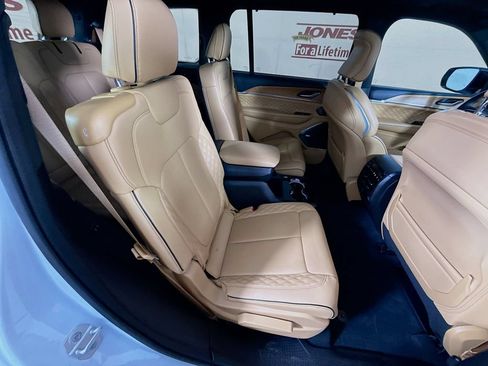Used 2024 Jeep Grand Cherokee L Summit AWD/4WD image 34