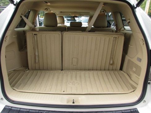 Used 2019 Toyota Highlander XLE AWD/4WD image 33