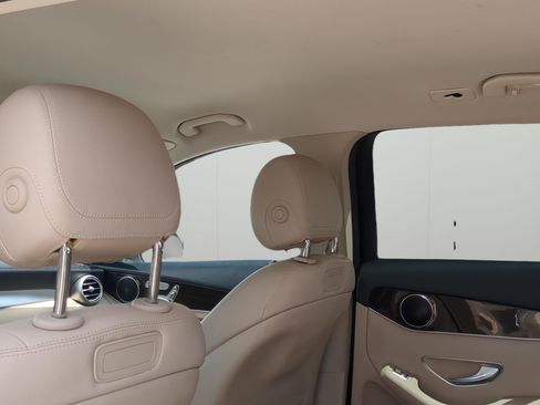Used 2019 Mercedes-Benz GLC 300 image 19