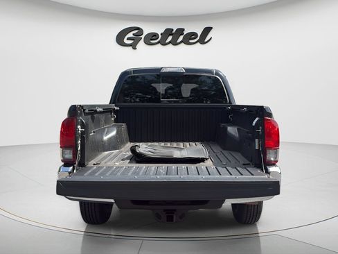Used 2021 Toyota Tacoma SR5 RWD image 9