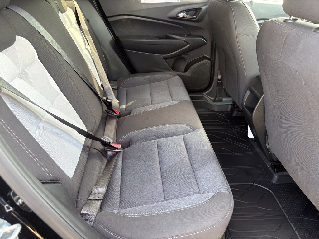 Used 2024 Chevrolet Trax RS w/ Driver Confidence Package FWD image 33