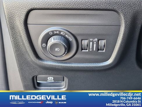 New 2025 Jeep Grand Cherokee Limited w/ Black Appearance Package image 33