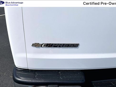 Used 2025 Chevrolet Express 2500 w/ Driver Convenience Package RWD image 7