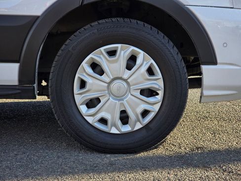 Used 2023 Ford Transit 350 XLT image 9