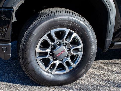 Used 2023 GMC Sierra 2500 AT4 w/ AT4 Preferred Package image 5