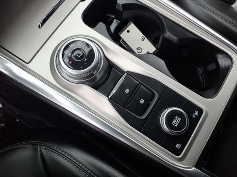 Certified 2022 Ford Explorer XLT w/ Equipment Group 202A image 25