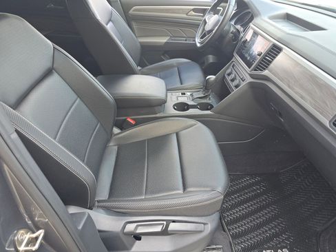 Used 2021 Volkswagen Atlas Cross Sport SE w/ Panoramic Sunroof Package image 28