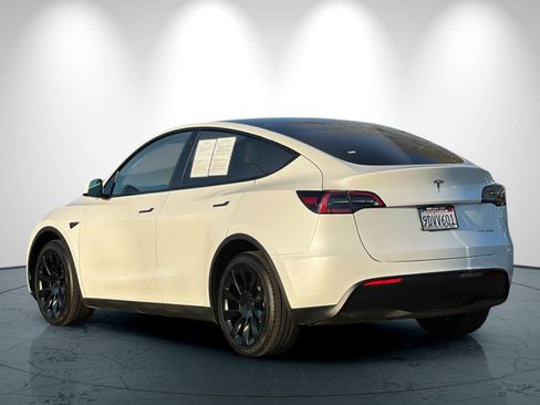 Used 2023 Tesla Model Y Long Range image 6