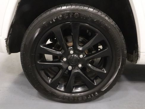 Used 2020 Jeep Grand Cherokee Altitude AWD/4WD image 28