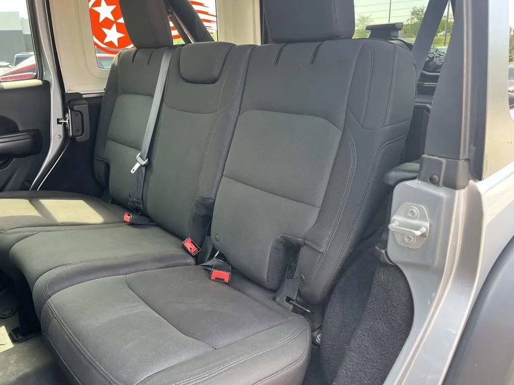 Used 2018 Jeep Wrangler Unlimited Sport S AWD/4WD image 22