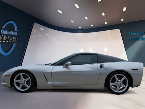 Used 2005 Chevrolet Corvette Coupe w/ Preferred Equipment Group image 8